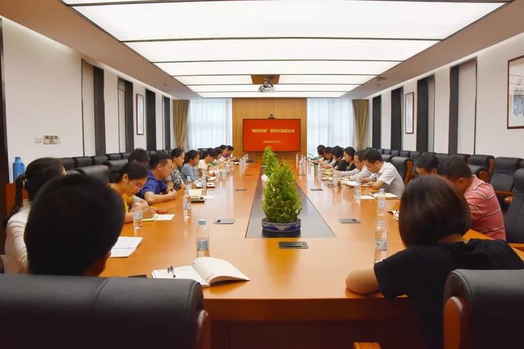 产品销售终端聚焦分享交流，集团余丛田强调文化经纪人的战略价值